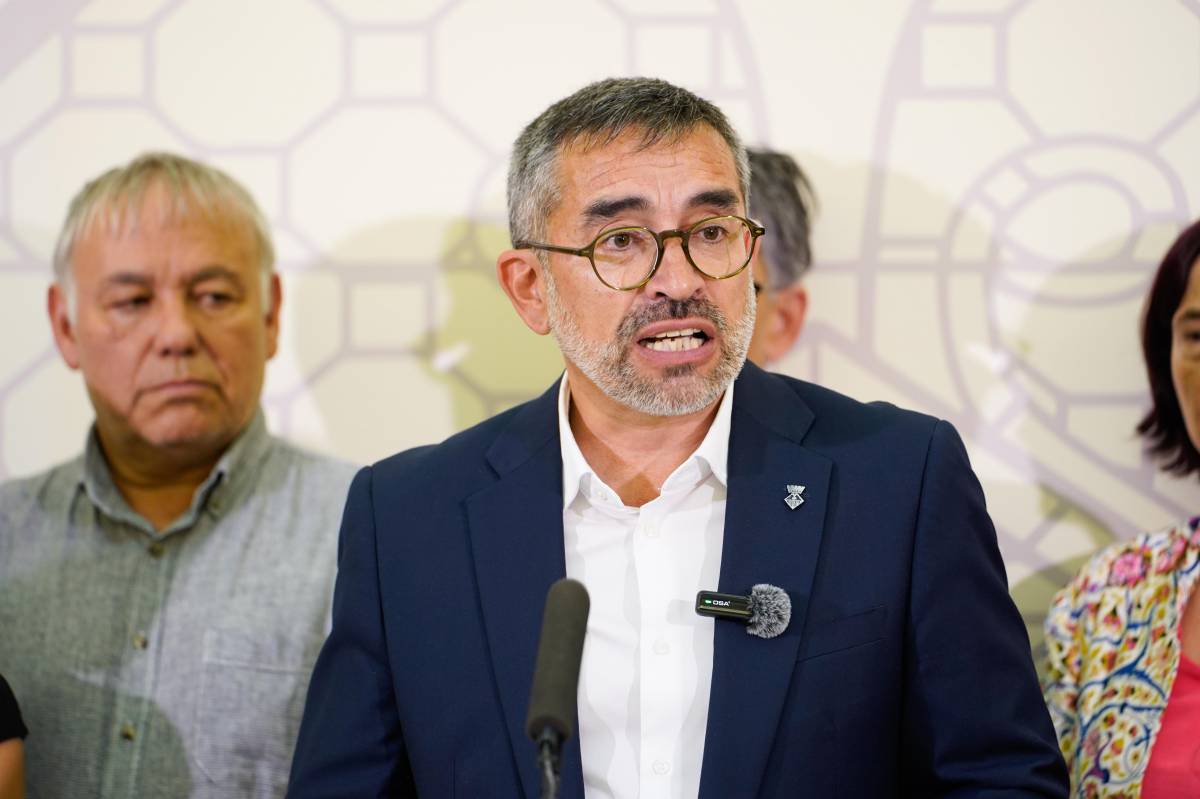 Crisi a ERC Sabadell: el seu líder, Gabriel Fernàndez, trenca el carnet del partit