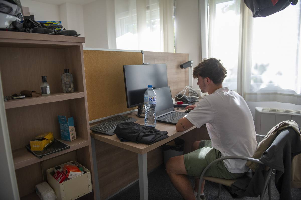 Universitaris ofegats pels lloguers: "500 euros per una habitació, és complicat"