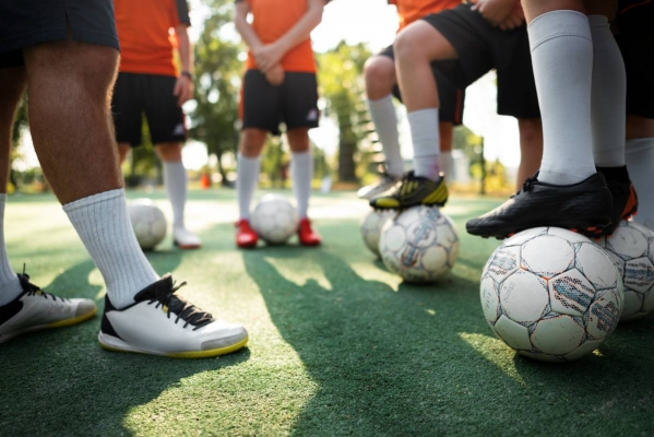 Cinc consells per practicar el futbol de forma saludable