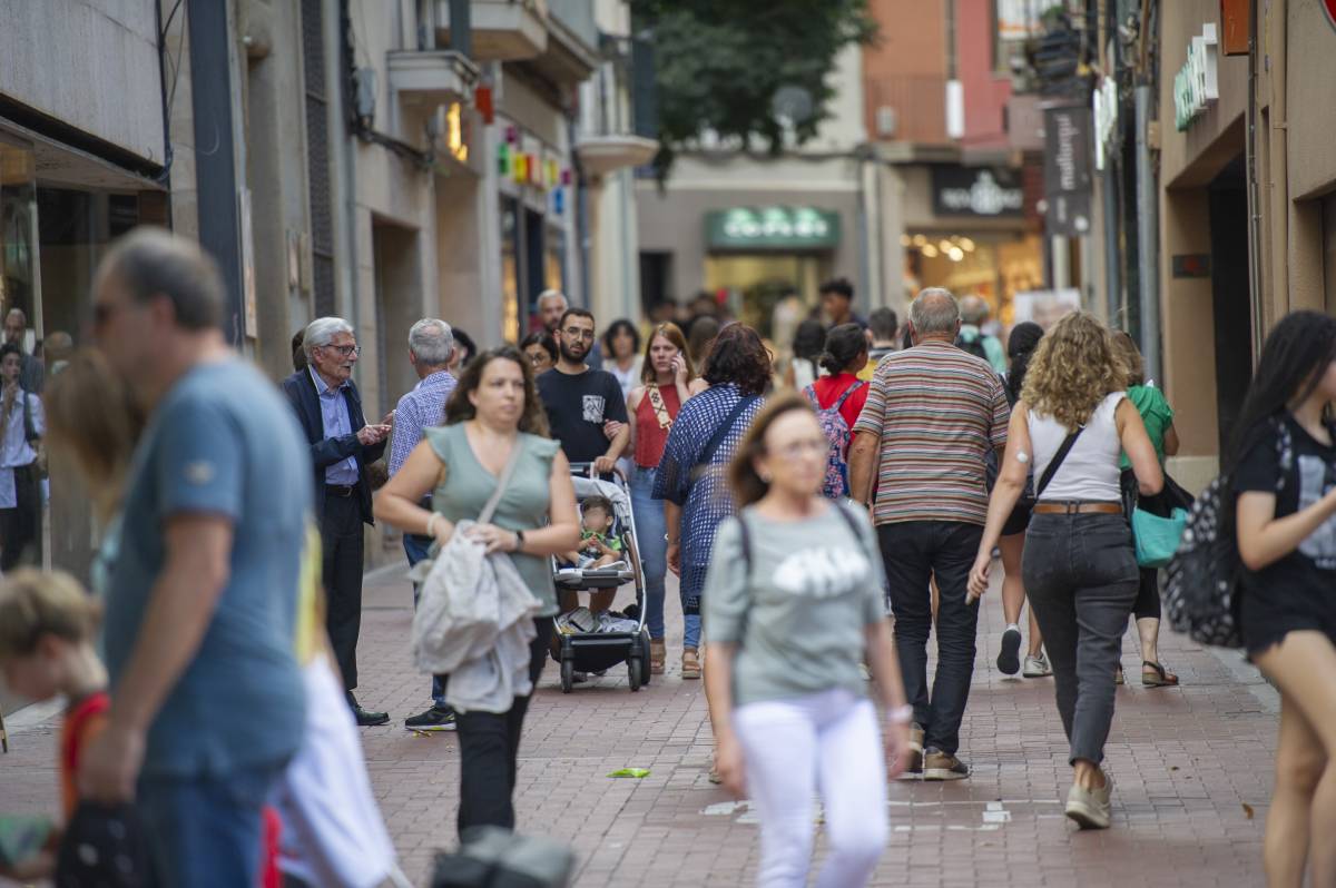 El comerç manté el pols: vuit de cada deu locals, oberts