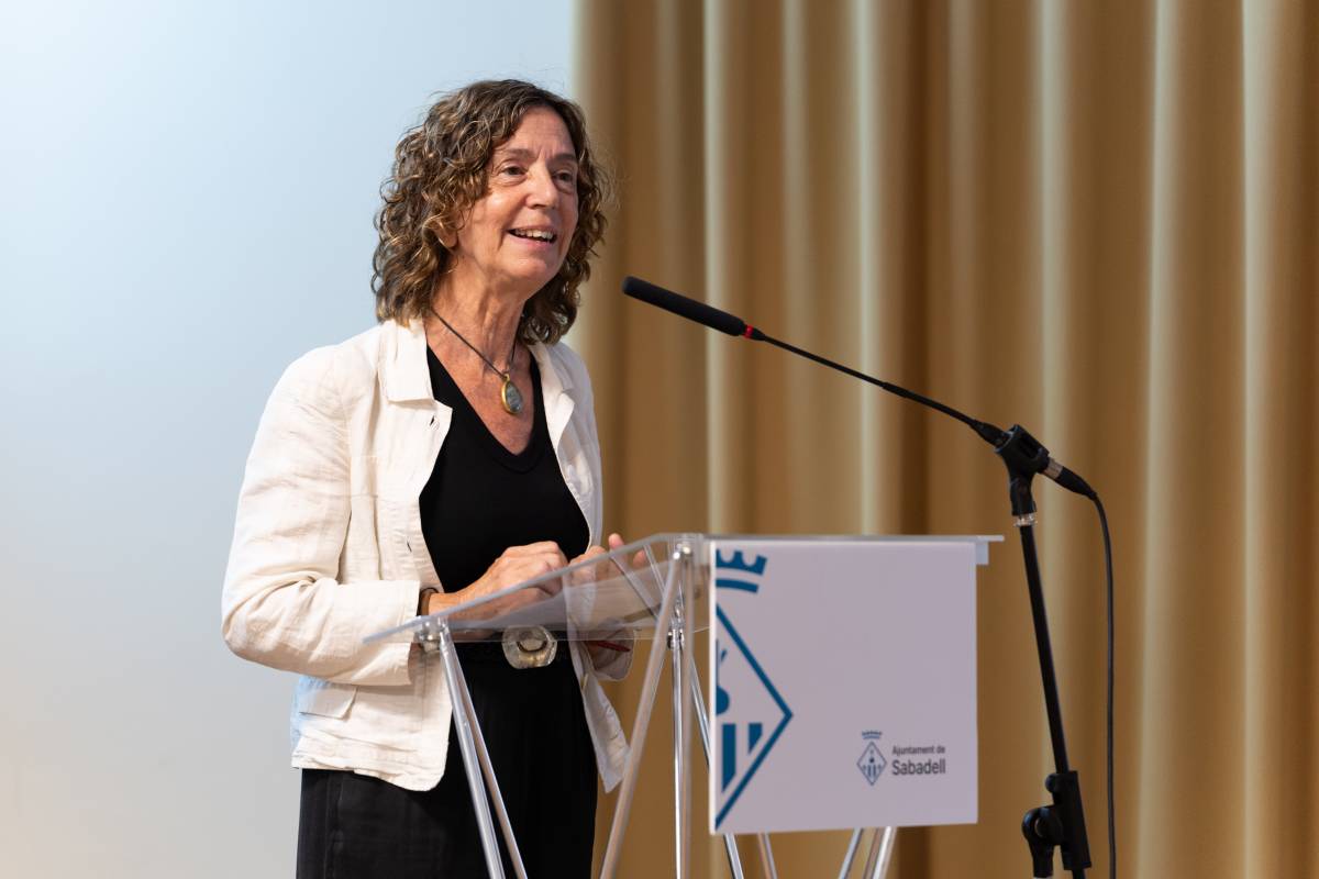La directora dels Serveis Territorials d`Educació del Vallès Occidental, Montserrat Capdevila, en la seva intervenció - David Chao La directora dels Serveis Territorials d`Educació del Vallès Occidental, Montserrat Capdevila, en la seva intervenció