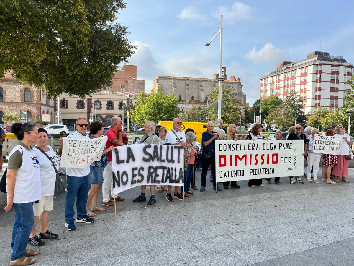 La protesta de les entitats contra la consellera Pané - Arnau Fort