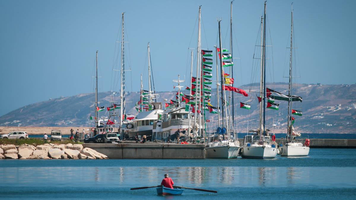 Escletxa a Barcelona amb la Flotilla: la dreta en fa befa mentre PSC, BComú i ERC demanen protecció