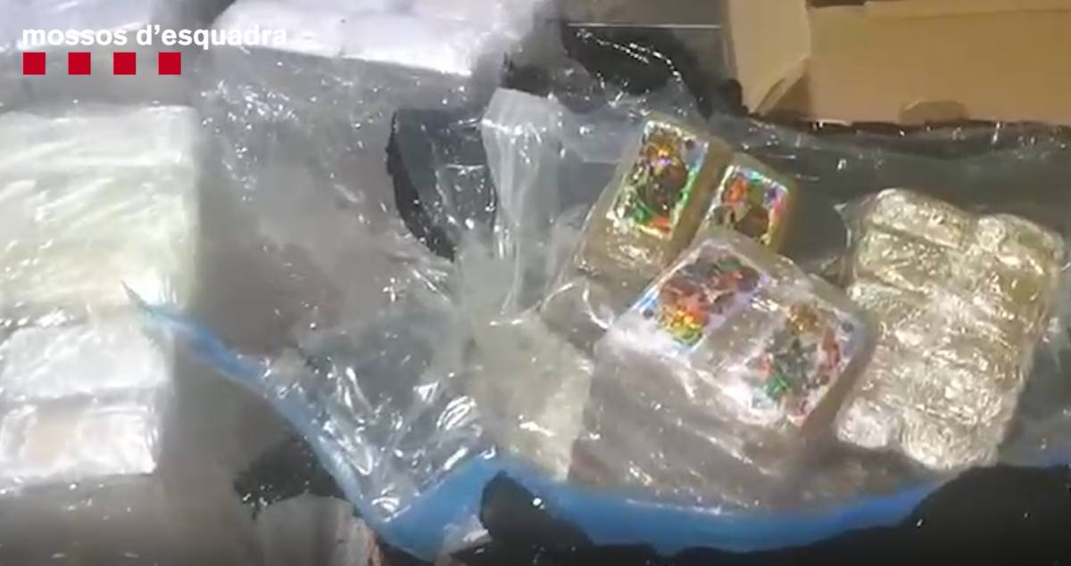 Enxampen un camioner a l'àrea del Gironès de l'AP-7 que portava 350 quilos de cocaïna i haixix
