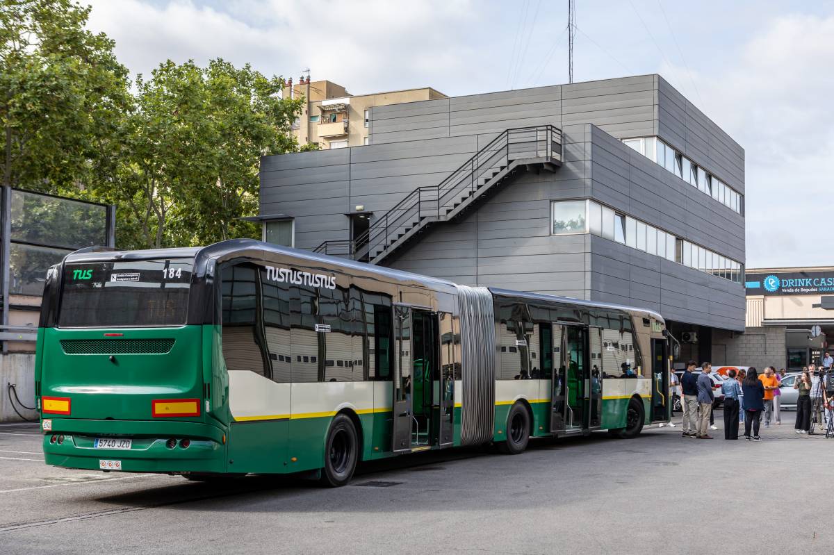 El nou autobús articulat de la TUS, presentat - Juanma Peláez