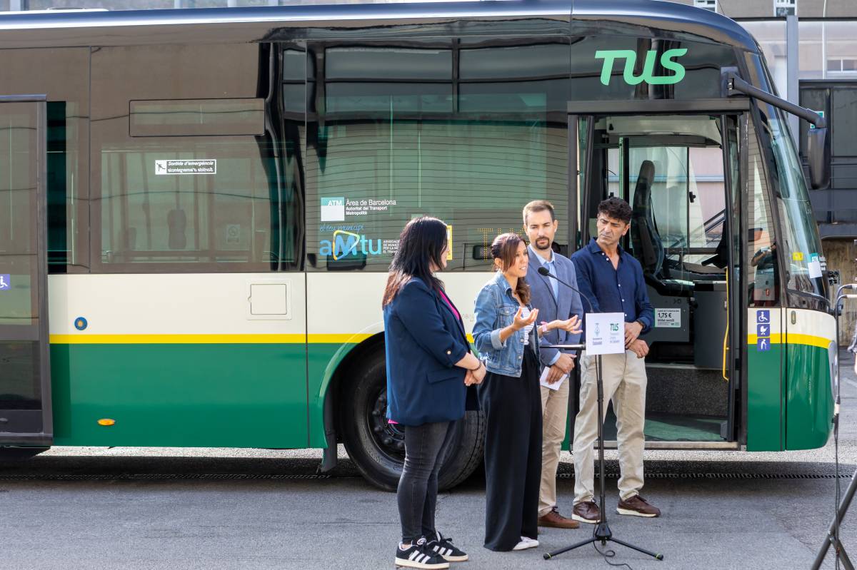 El nou autobús articulat de la TUS, presentat - Juanma Peláez