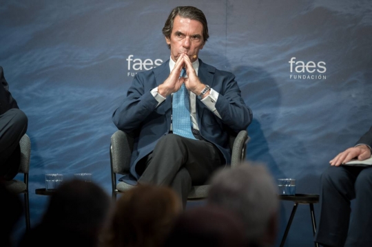 Aznar posa condicions al PP: fer caure Sánchez sí, però sense Junts