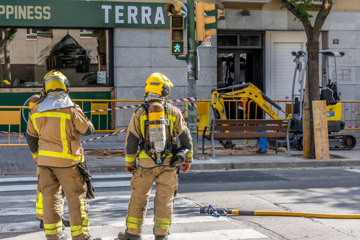 Els Bombers s'han desplaçat ràpidament a la zona afectada - Juanma Peláez