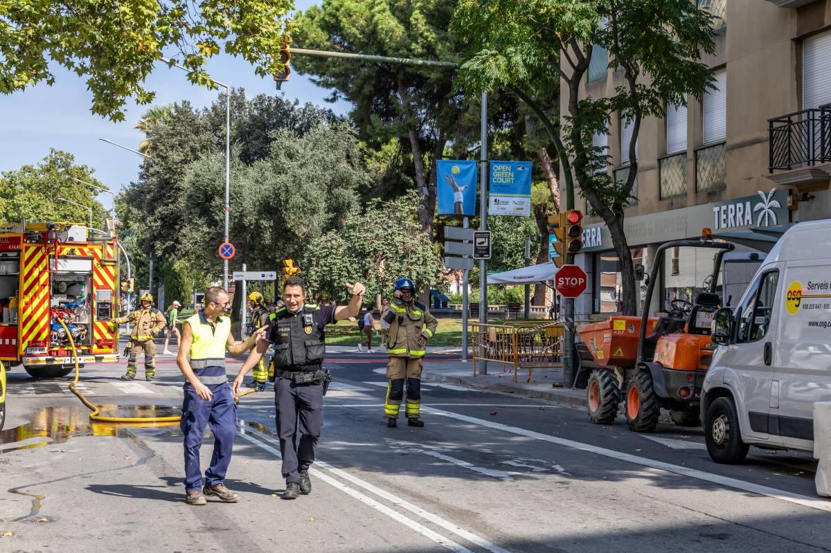 Els Bombers s'han desplaçat ràpidament a la zona afectada - Juanma Peláez