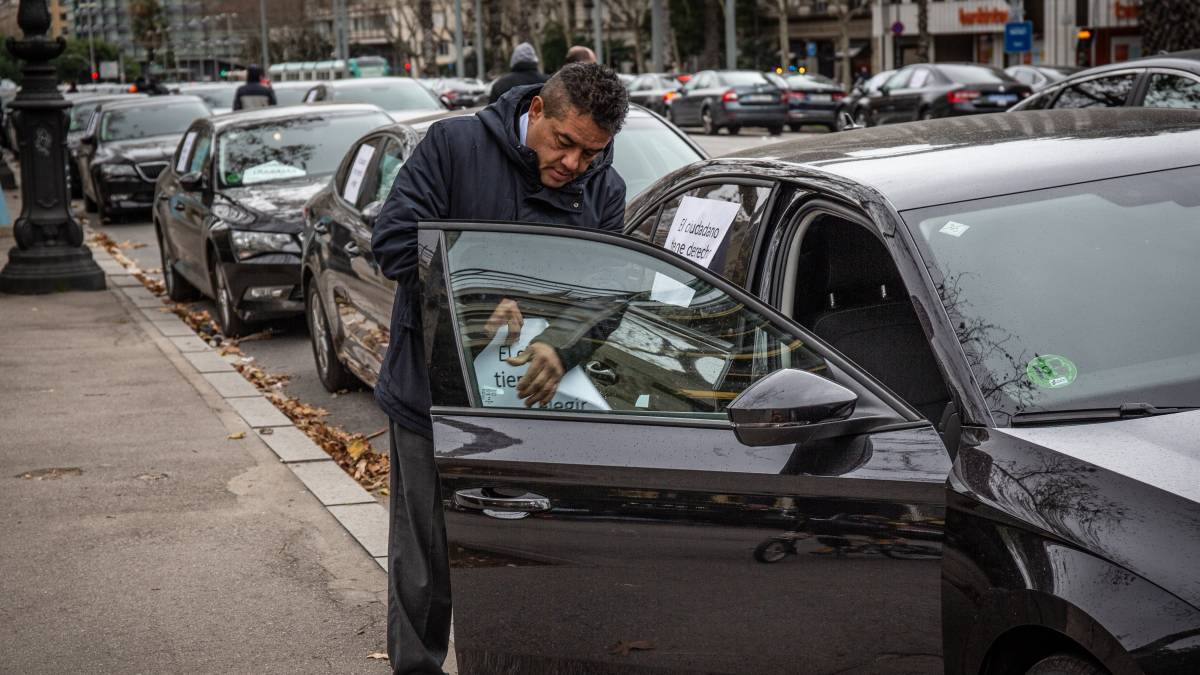 Les VTC responen a la nova llei del taxi: les claus d'un debat embolicat