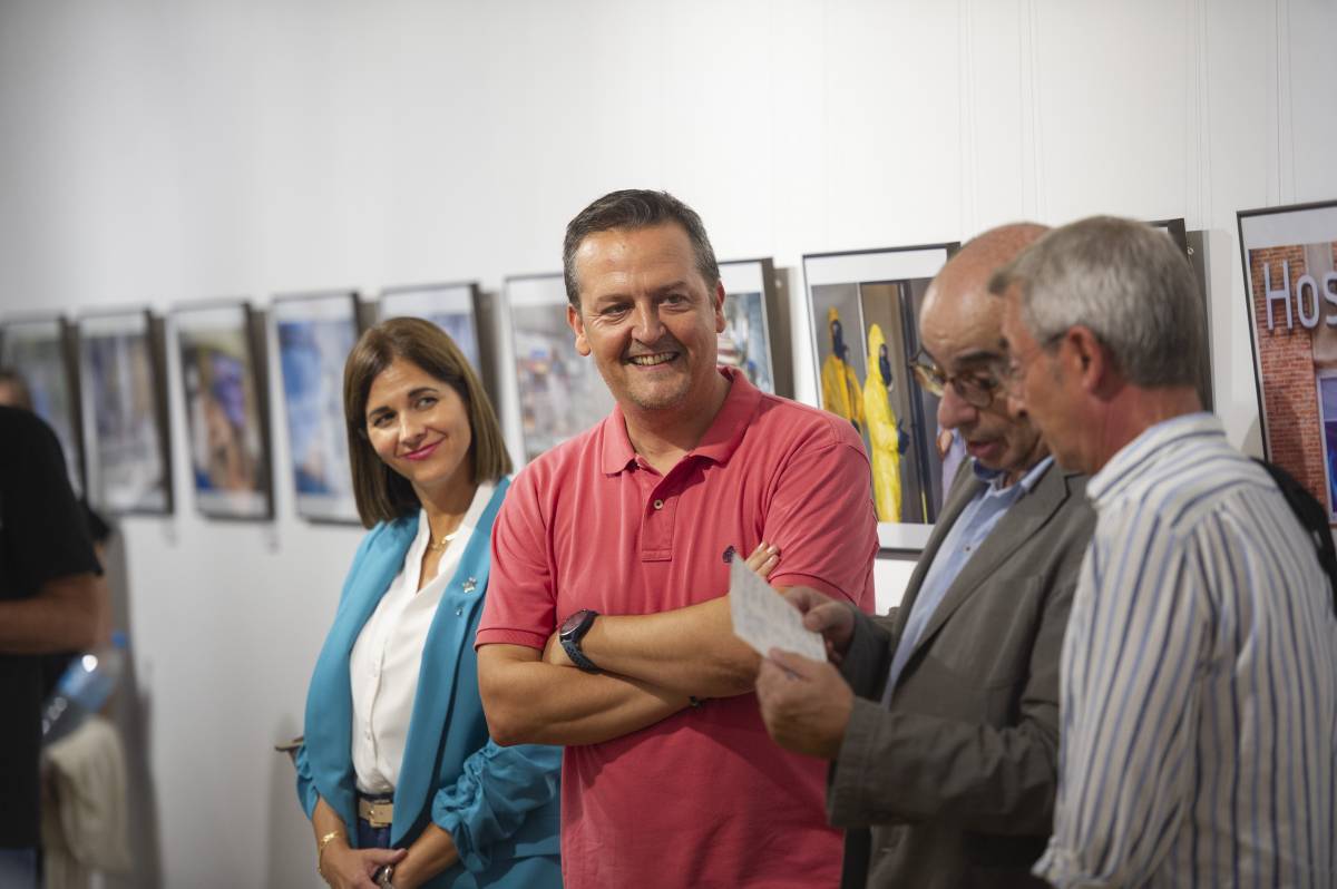 La regidora Laura Rivas, Aróztegui, Dinarès i Salvador, en l`acte - Alberto Tallón La regidora Laura Rivas, Aróztegui, Dinarès i Salvador, en l`acte