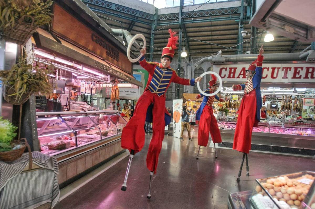 Actuació de TodoZancos al Mercat de la Independència - Nebridi Aróztegui