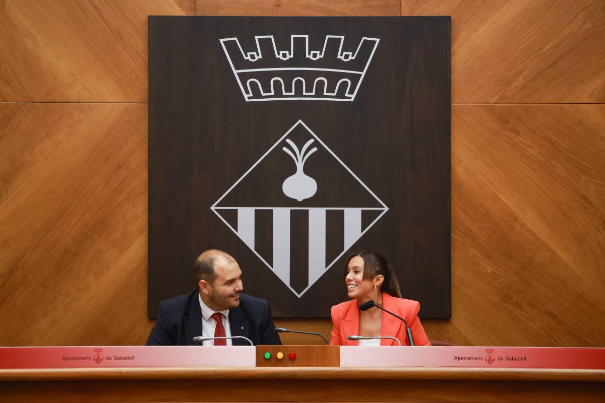 El conseller de la Presidència, Albert Dalmau, amb l`alcaldessa, Marta Farrés - Víctor Castillo El conseller de la Presidència, Albert Dalmau, amb l`alcaldessa, Marta Farrés