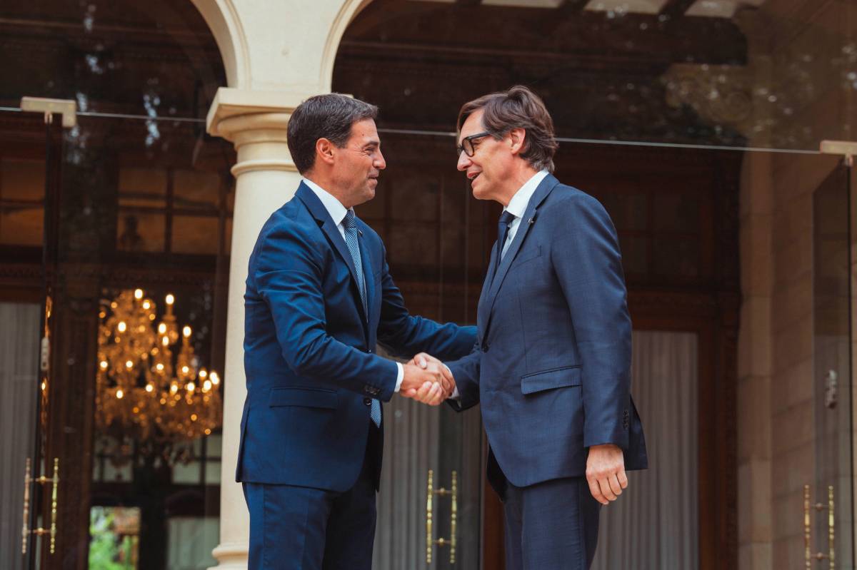 Illa i Pradales fan pinya perquè l'oficialitat del català i el basc a Europa «sigui una realitat»