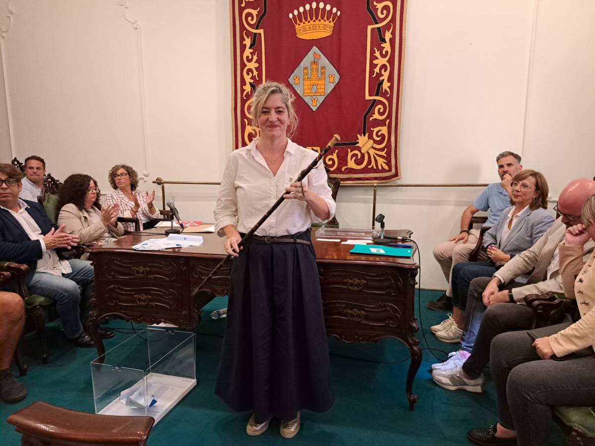 La republicana Maria Puig pren el relleu de Lluís Puig en l'alcaldia de Palamós