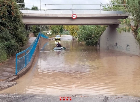 Talls i destrosses a les carreteres per la tempesta d'aquest diumenge