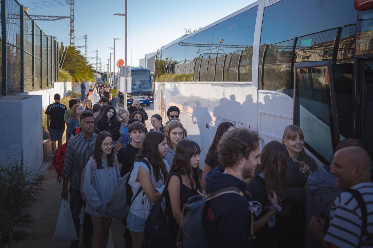 Conformisme i resignació dels usuaris en el primer dia d'afectacions pel tall a l'R2 Sud 