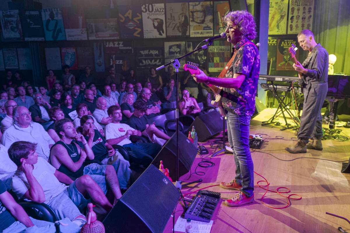 La Nova Jazz Cava es va omplir per a l`actuació de retrobament - Lluís Clotet La Nova Jazz Cava es va omplir per a l`actuació de retrobament