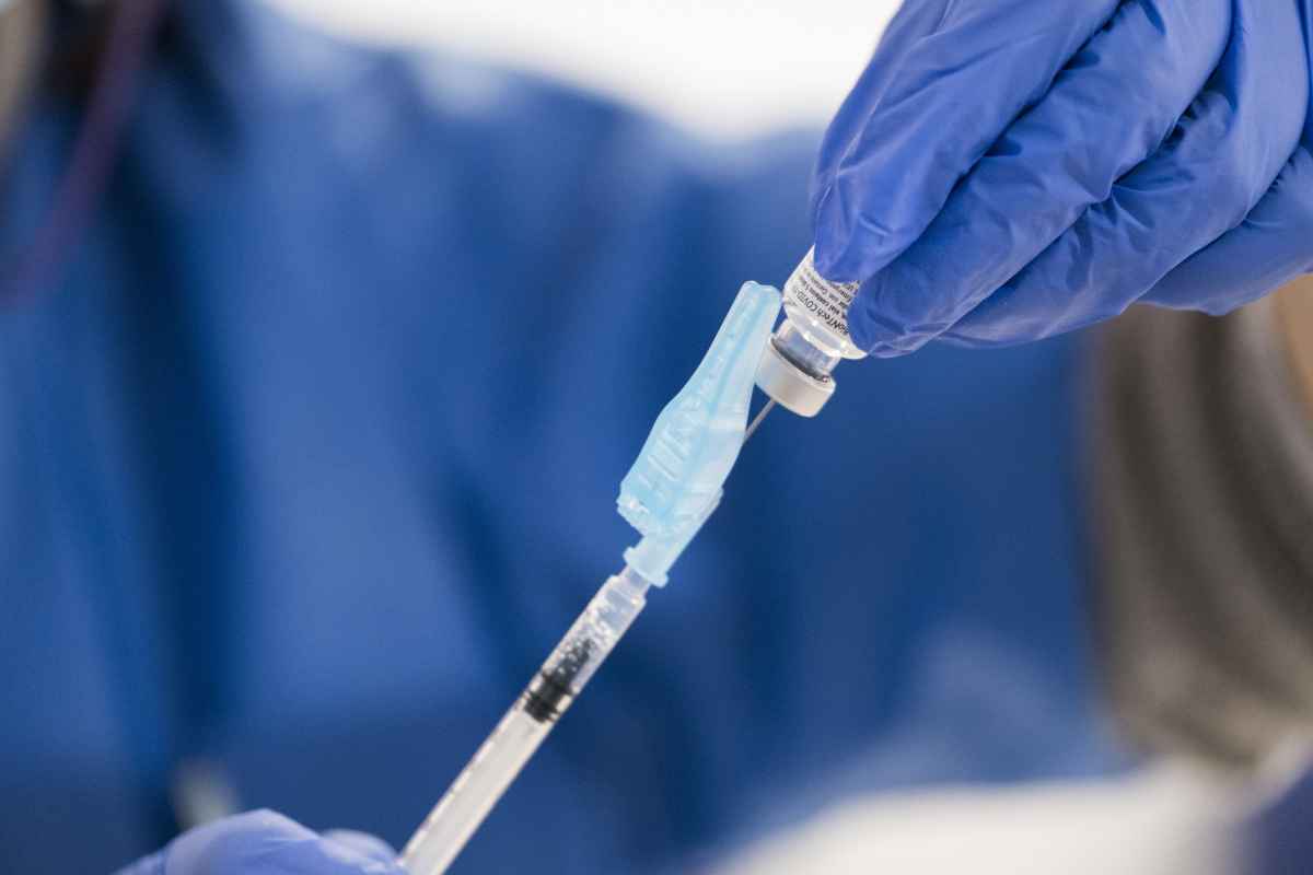 Sant Fruitós apropa la vacunació contra la grip i la Covid-19 als veïns dels barris