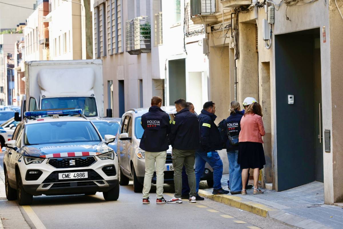 Comitiva judicial en l`escorcoll a Sabadell - Juanma Peláez Comitiva judicial en l`escorcoll a Sabadell