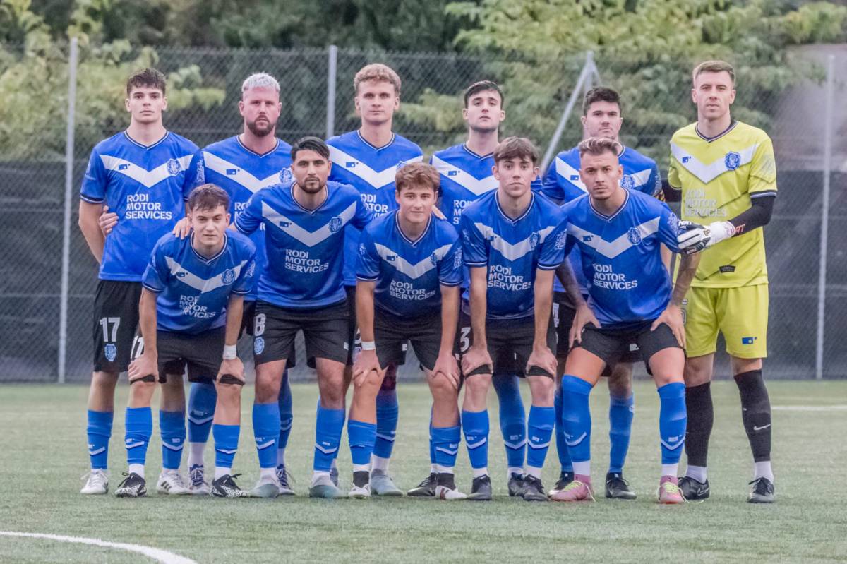 Al darrere, Raül, Cèsar, Modestas, Marçal, Adrià i Jaume; al davant, Robert, Abdel, Sergi Vendrell, Sergi Sánchez i Pau. - Víctor Pisa