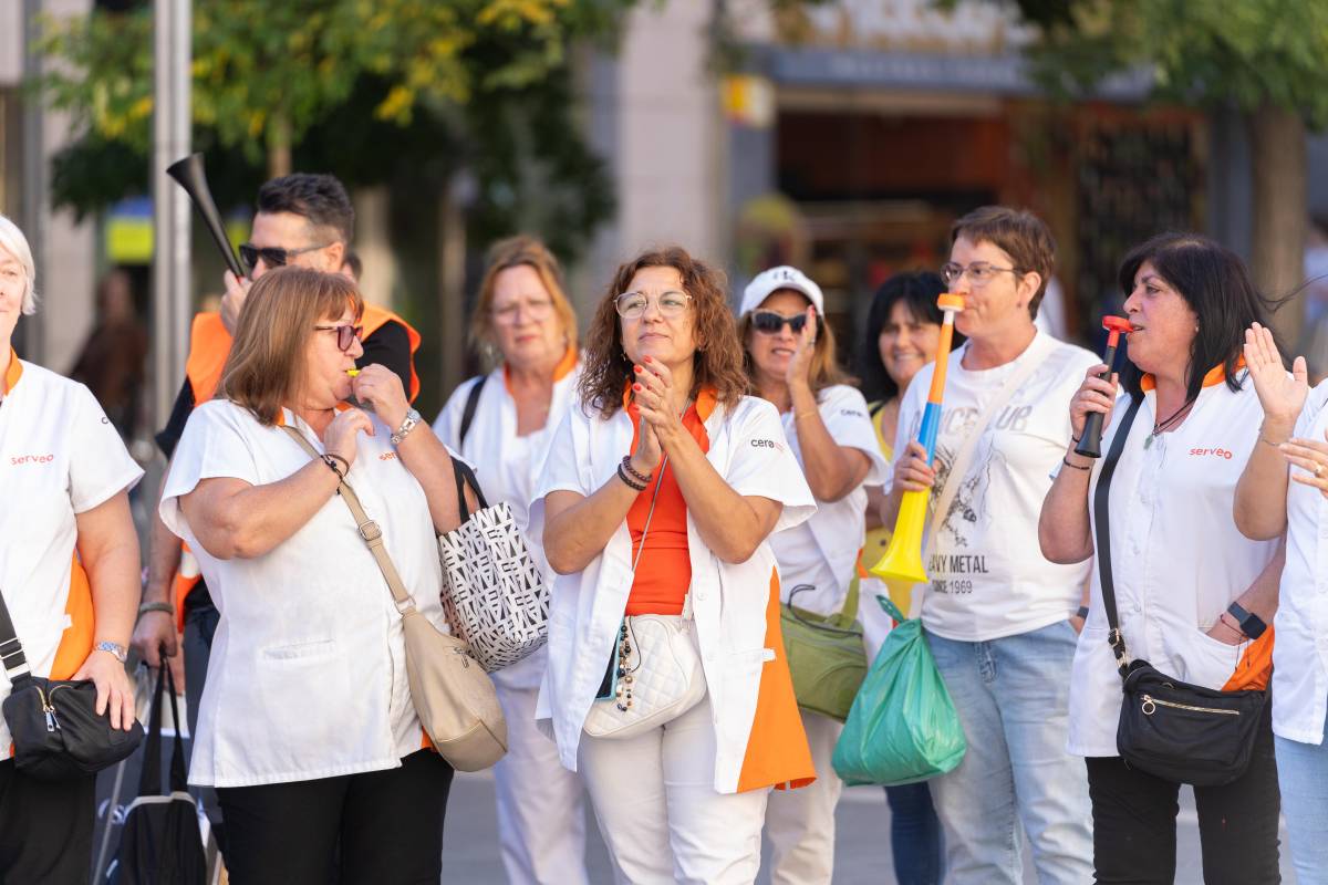 Manifestació de treballadores de neteja d'equipaments municipals - David Chao