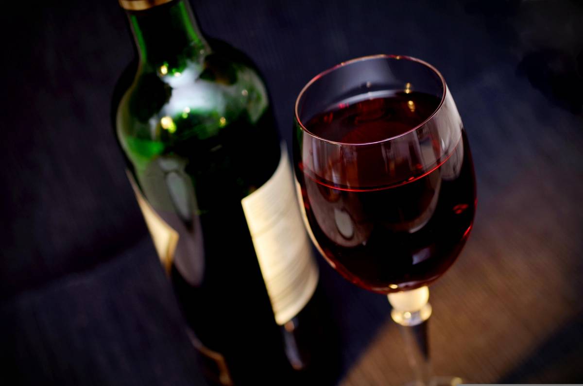 Els errors comuns a l'hora de beure vi negre, segons la sommelier Marta Clot 
