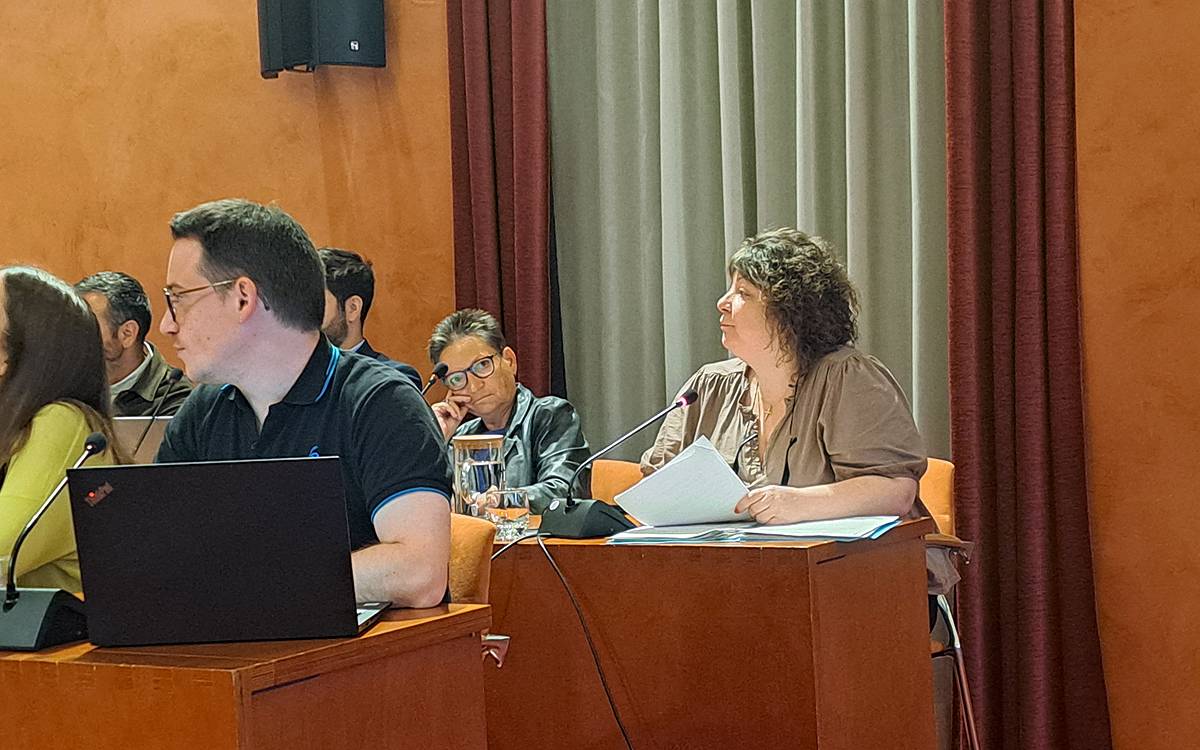 Enèsima enganxada entre Marc Aloy i la regidora de Vox durant el ple de Manresa