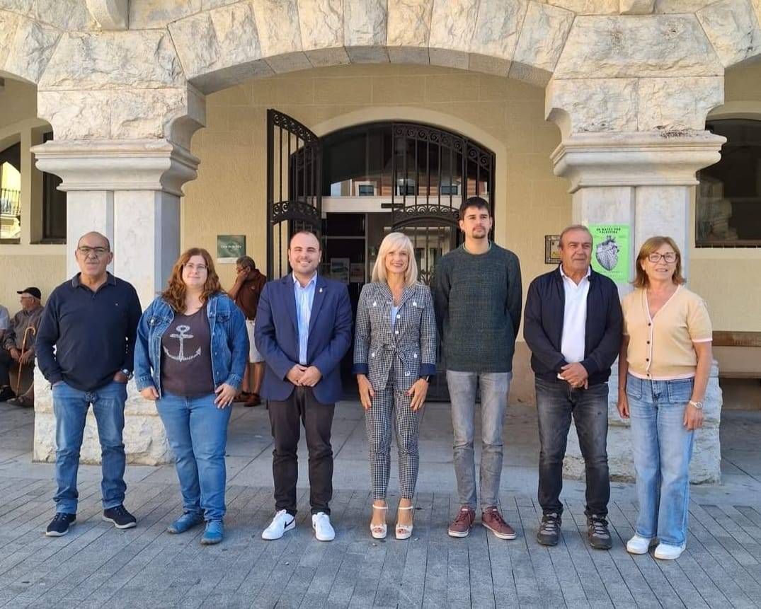 El govern municipal de Sant Celoni amb la delegada del Govern de la Generalitat a Barcelona, Pilar Díaz. - AJ Sant Celoni