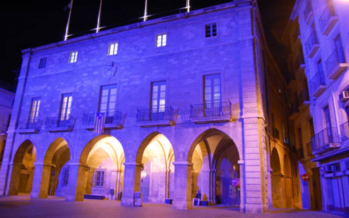 Manresa il·luminarà de blau la façana de l'Ajuntament pel Dia Mundial de la Retina