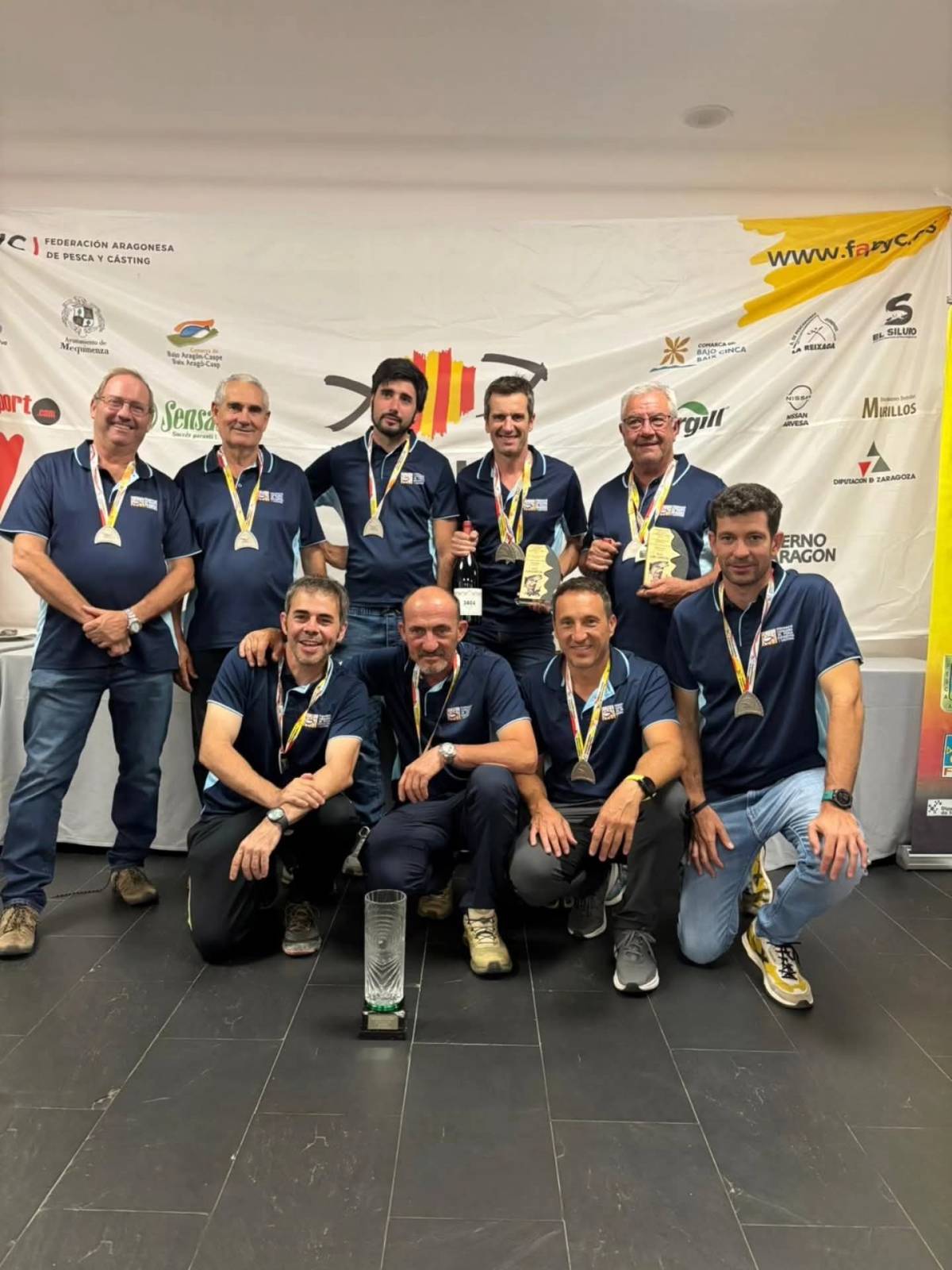 La selecció catalana, amb les medalles de subcampions  - 