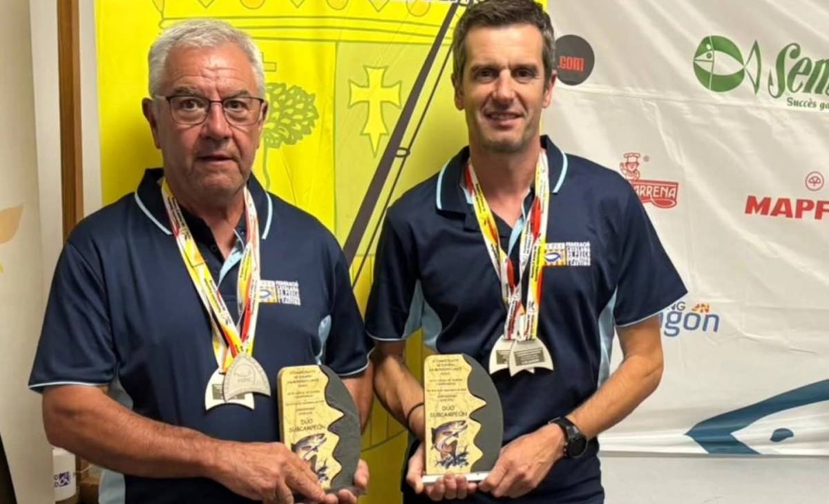 Jordi Estany i Marc Malé, amb el trofeu de subcampions  - 
