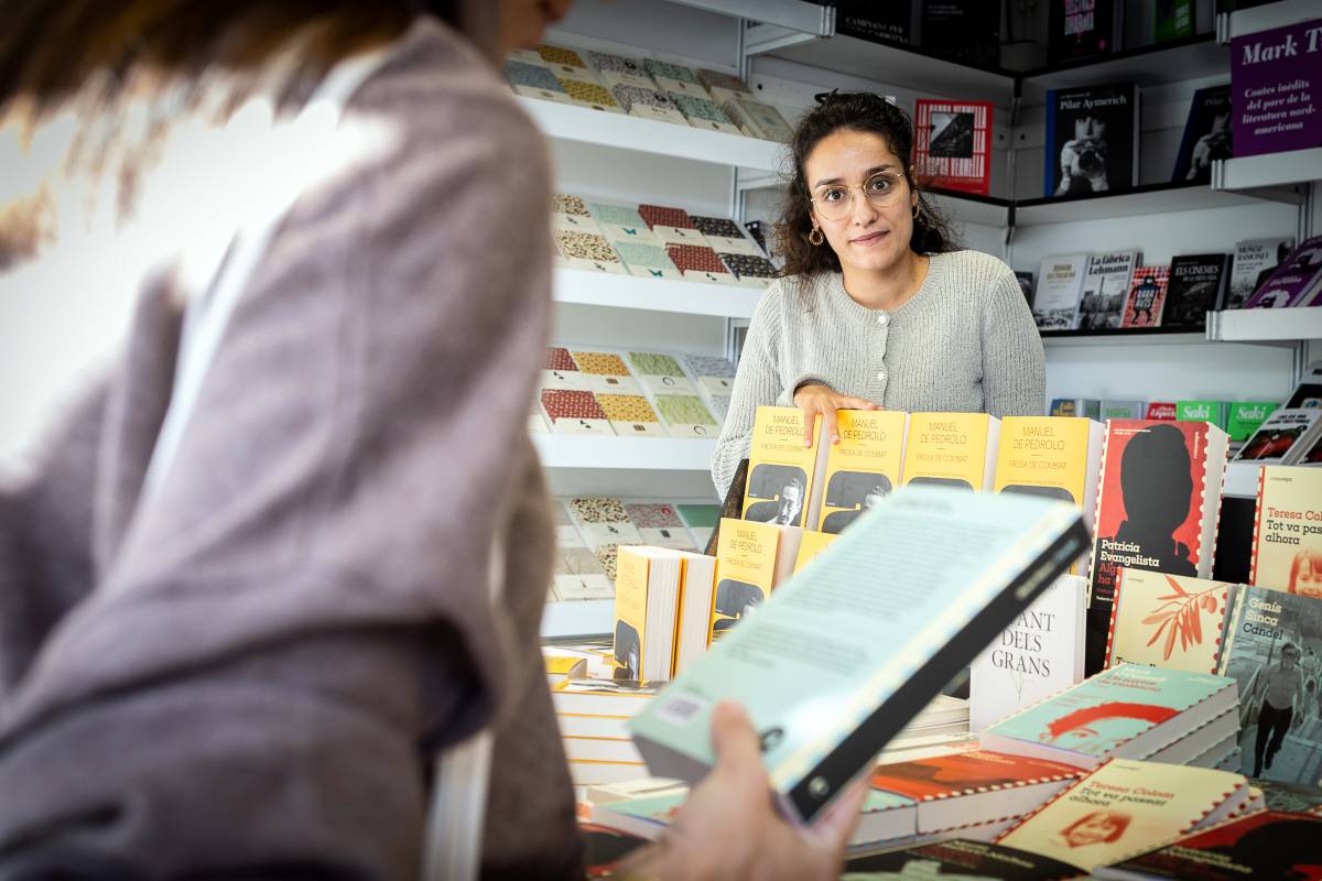 Júlia Ojeda, fotografiada a la Fira del Llibre en Català - Hugo Fernández