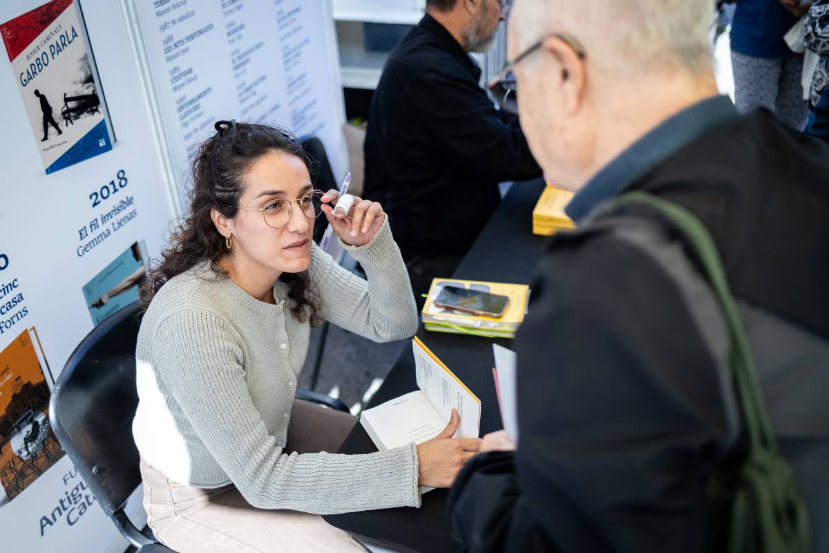 Júlia Ojeda, fotografiada a la Fira del Llibre en Català