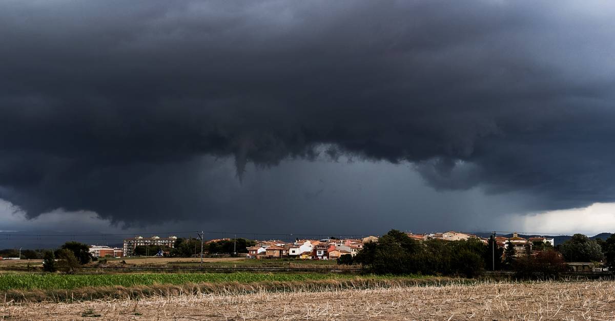 Setembre 2025 a Osona i el Lluçanès: la tempesta s`acosta a la ciutat de Vic.