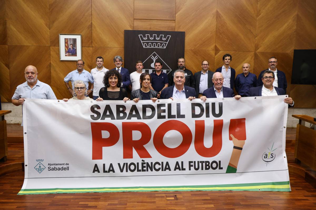 Clubs i institucions amb la pancarta
