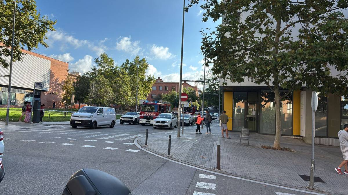 Un incendi elèctric a una residència d'estudiants a Terrassa fa que els residents desallotgin l'edifici