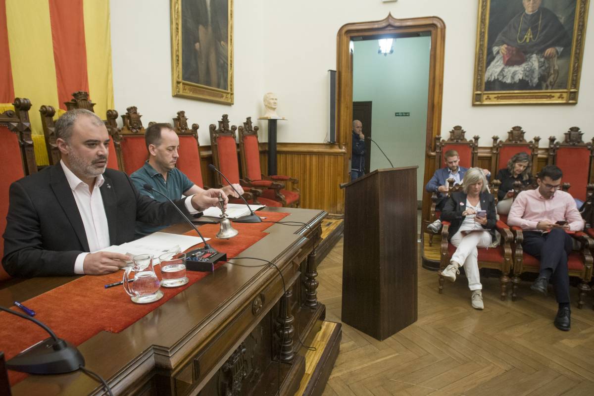 El ple demana la fi de la guerra a Gaza i impulsarà la cooperació amb municipis palestins