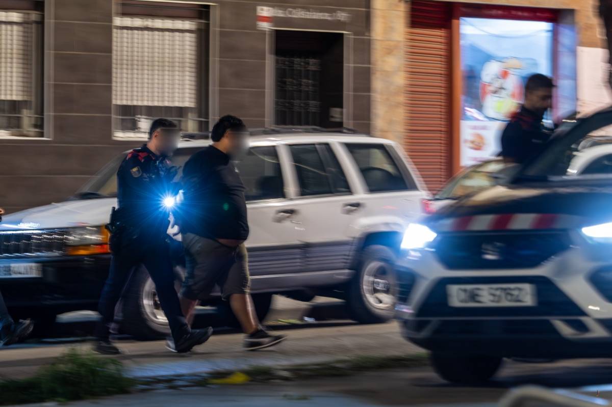 Detingut un home per lesions i amenaces en una baralla veïnal a Ca n'Oriac