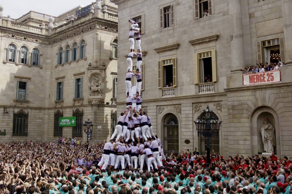 Descàrregues èpiques i una "supercatedral" dels Minyons a la Mercè