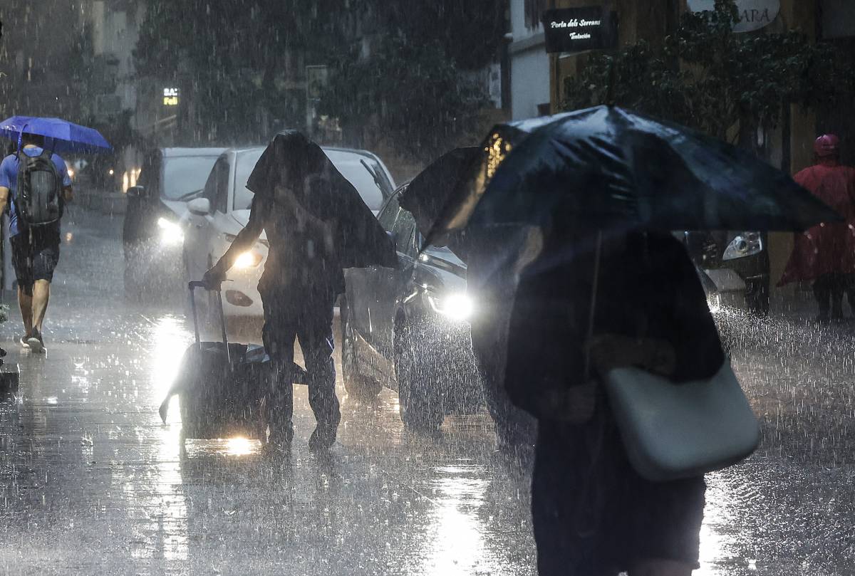 València i Castelló en alerta màxima per les pluges: Emergències envia avisos als mòbils