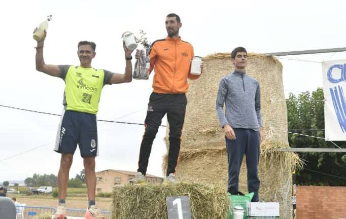 Sancho Ayala al podi de la Cursa de la Vaca - Antonio Granados 