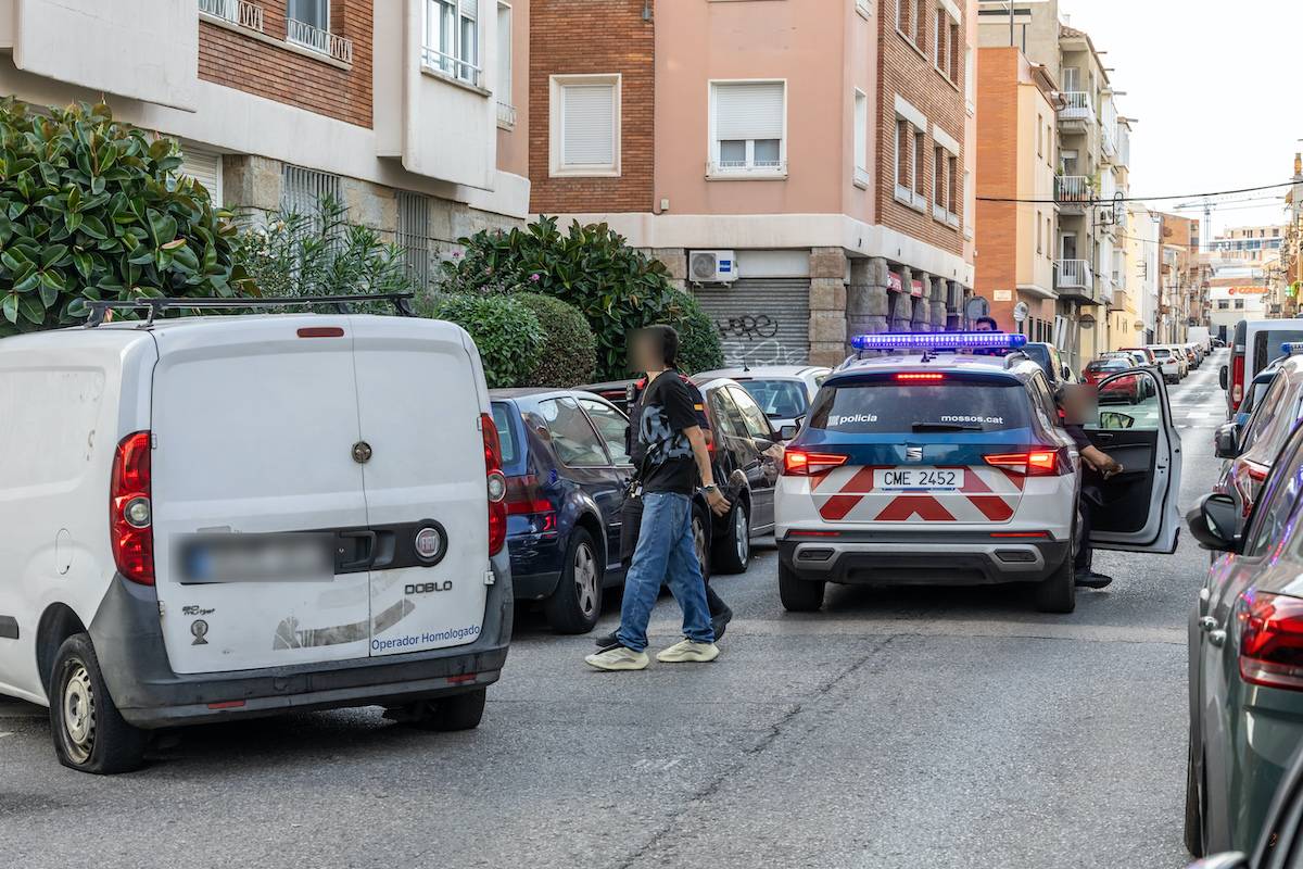 Detingut un home per amenaçar-ne un altre amb una pistola de fogueig a Sabadell
