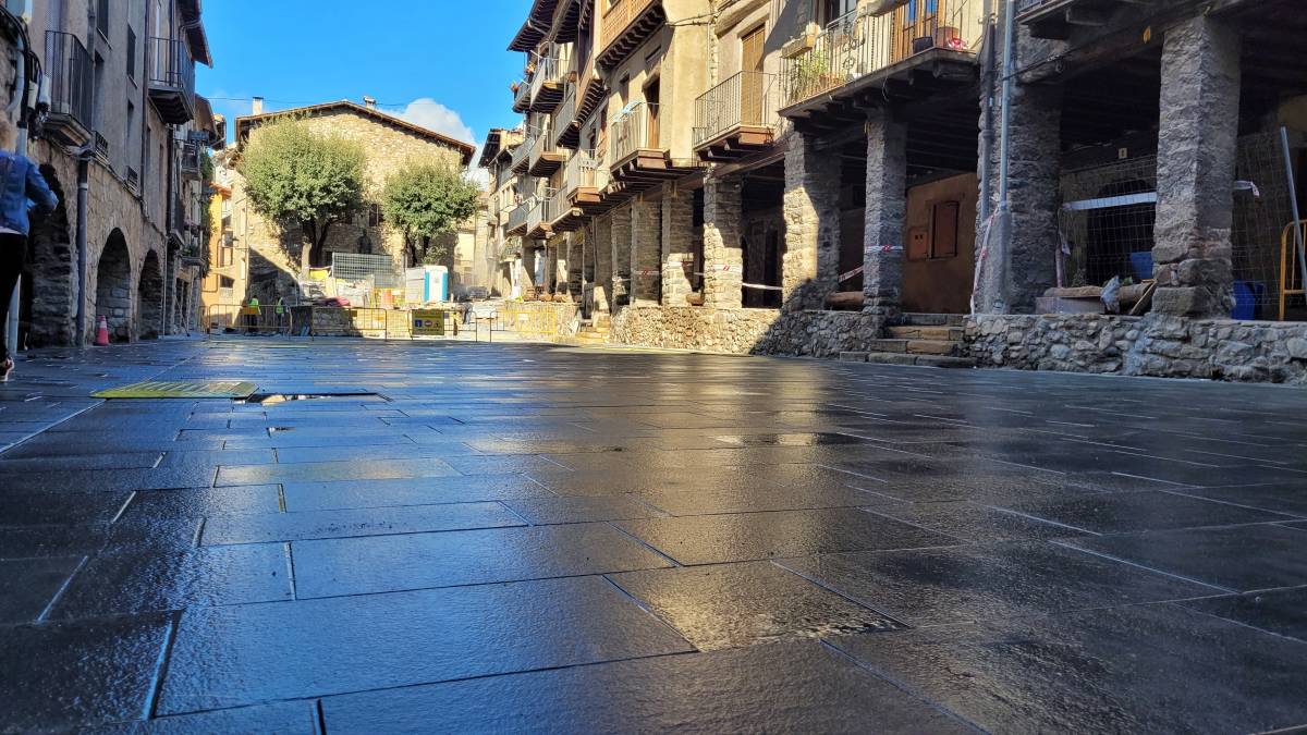 L'aspecte de la nova plaça Porxada, a les acaballes de les obres - Lídia López