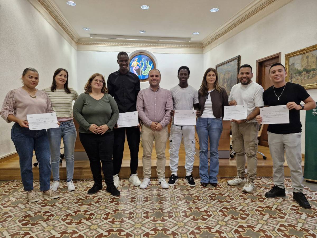 Sant Celoni entrega 5 Certificats d'Acollida a persones estrangeres