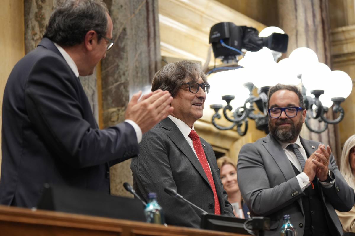 Emotiu retorn d'un diputat després d'un trasplantament de cor: «La sanitat pública és un tresor»