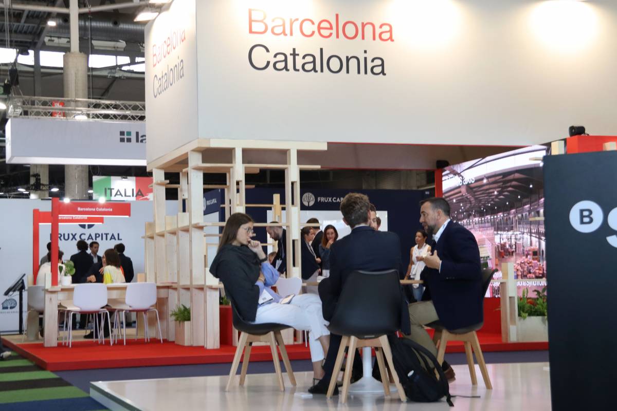Un dels estands del congrés immobiliari The District en la primera jornada de l'esdeveniment - ACN