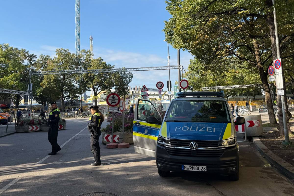 Cancel·len l'Oktoberfest a Múnic per diverses explosions, trets, un incendi i l'aparició d'un cadàver