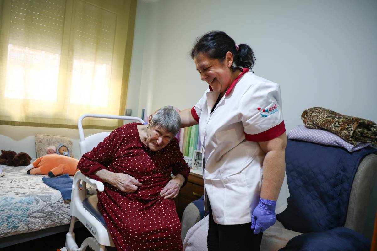 Poder curar-se a casa, sense renunciar a l'atenció de l'hospital: "Una deformitat a l'esquena li impedia ser al llit d'urgències"