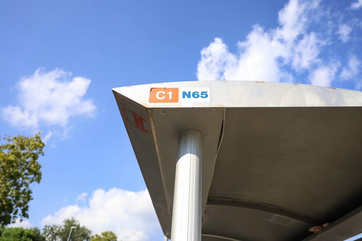 Les línies de bus que paren a Castellar